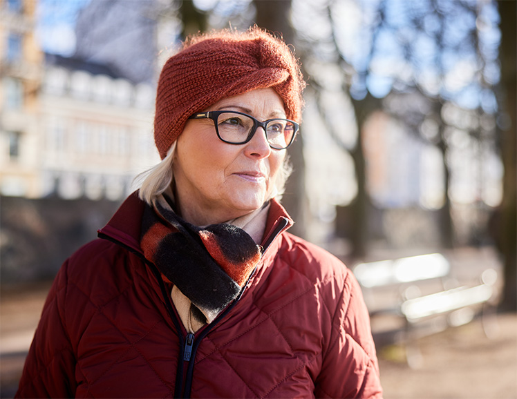 woman with winter hat